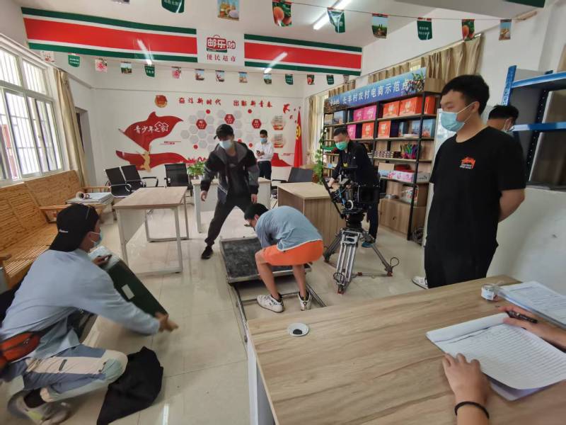 湾里区广告片拍摄公司：极简主义践行者，少即是多的视觉哲学